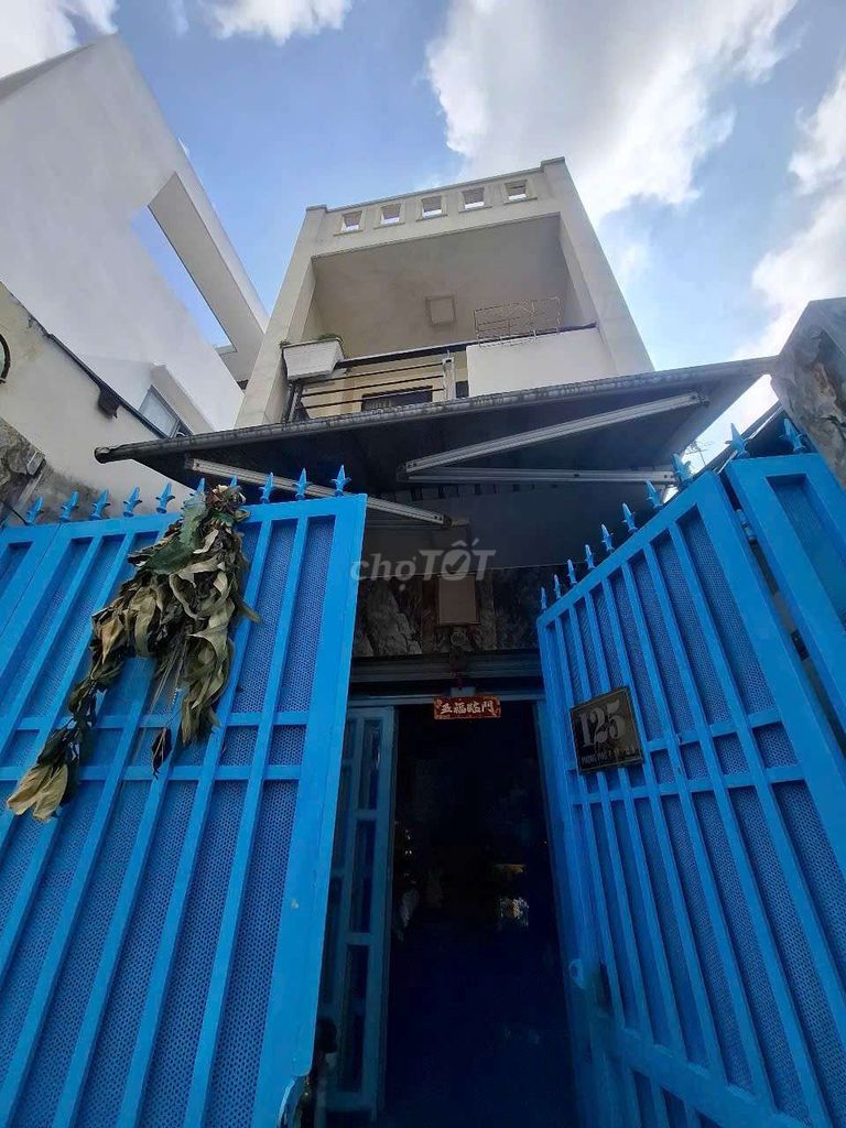 Nhà mặt tiền Phong Phú P11 Q8 69m² giá 5.6 tỷ - Kinh doanh sầm uất!