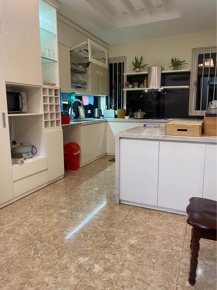 Nhà mặt phố Vĩnh Hưng 60m² giá 18 tỷ - View hồ tiểu cảnh cực chill!