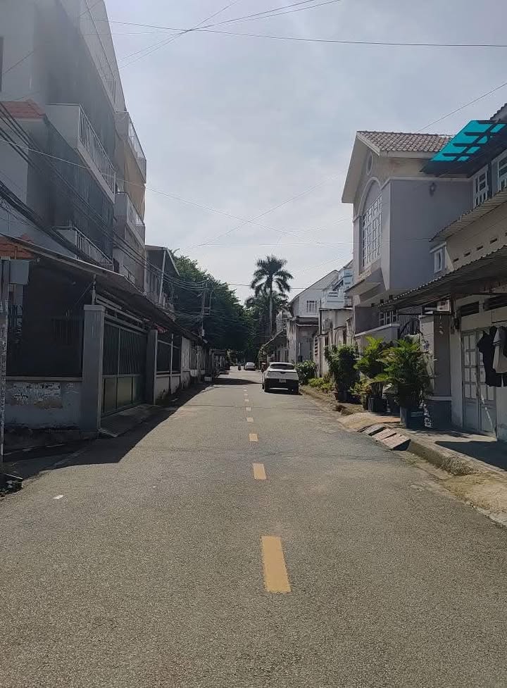 Đất góc 2 mặt tiền đường Lê Văn Việt 188m² giá 20 tỷ - Đầu tư sinh lời ngay!