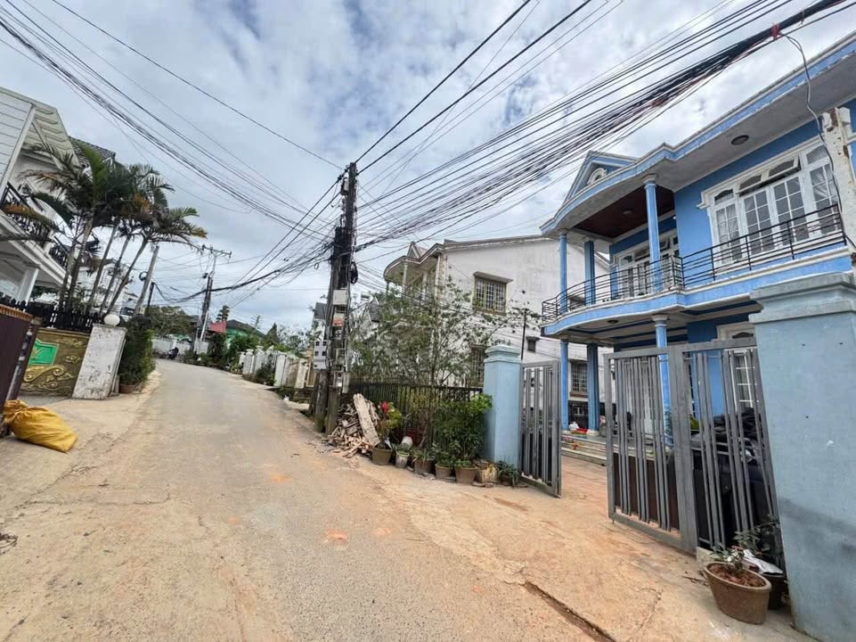 Đất tặng nhà biệt lập tại đường Lữ Gia, Đà Lạt - Diện tích 330m² chỉ 13.5 tỷ!
