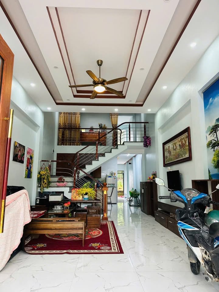 Nhà cấp 4 gác lửng Vạn Hòa 76,5m² giá 2,33 tỷ - Không gian sống thoáng mát