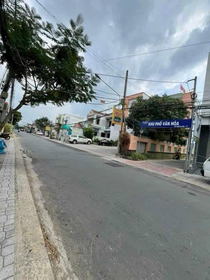 Nhà phố Phú Khương Bến Tre 131.5m² giá 3.3 tỷ - Vị trí trung tâm tiện ích