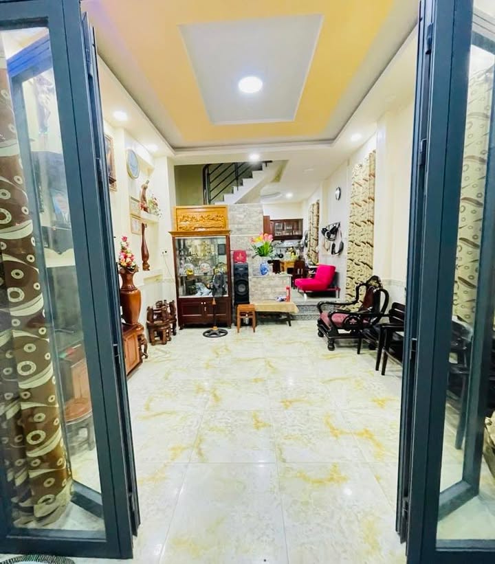 Nhà 4 tầng đường Liên Tỉnh 5, Quận 8, 44.7m² giá chỉ 5 tỷ - Sổ hồng đẹp, sang tên ngay!