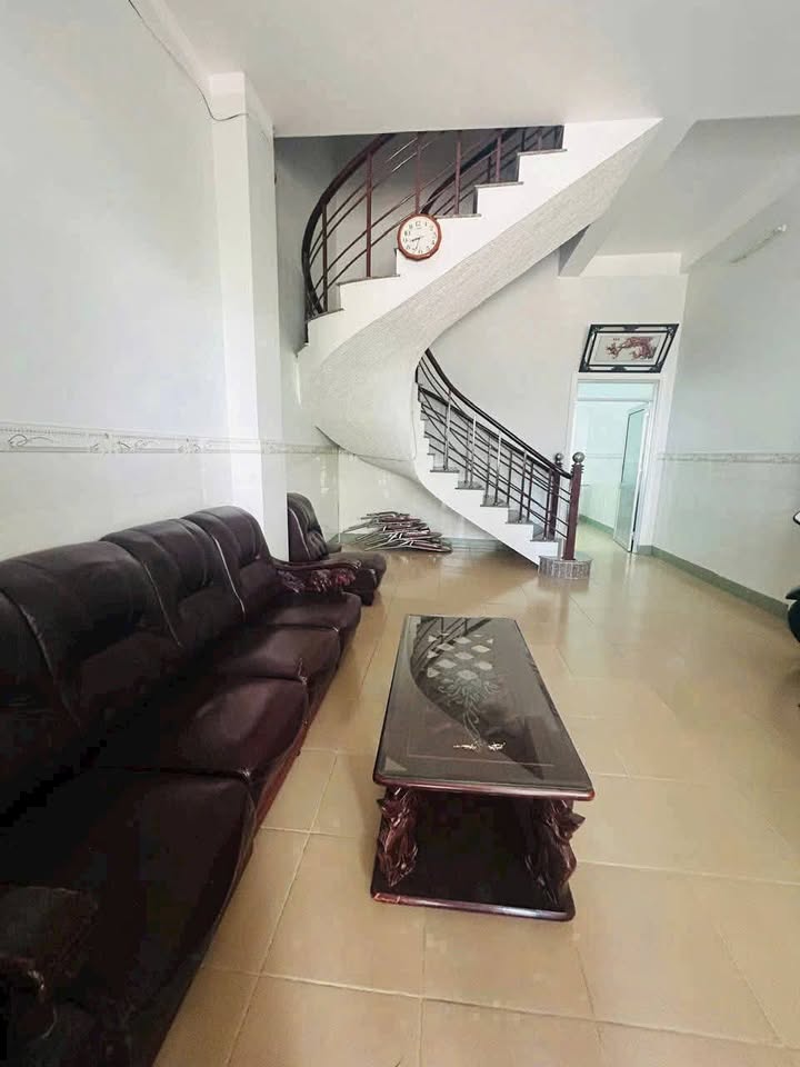 Nhà phố cho thuê tại khu biệt thự Ngọc Vân, Vĩnh Long - Full nội thất chỉ 7 triệu/tháng!