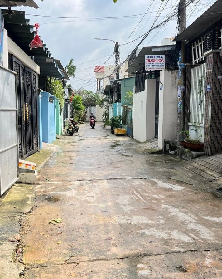 Nhà mặt tiền hẻm 82 Lê Lợi, Quảng Ngãi 122m² giá 2 tỷ - Thương lượng ngay!