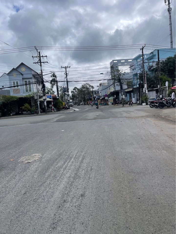 Đất nền Cà Mau 310m² giá 300 triệu - Kinh doanh sầm uất, hướng Đông!