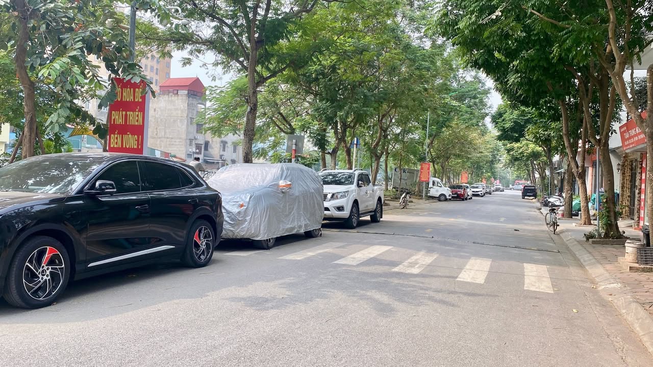 Đất mặt phố Giang Biên 62.5m² giá 13.3 tỷ - Cơ hội kinh doanh không thể bỏ lỡ!