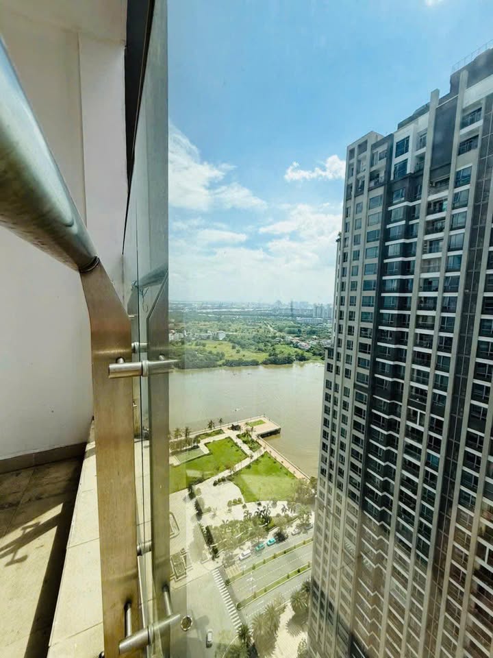 Căn hộ 2 phòng ngủ Vinhomes Central Park 71m² giá 9.7 tỷ - Sổ đỏ chính chủ, nội thất đầy đủ!