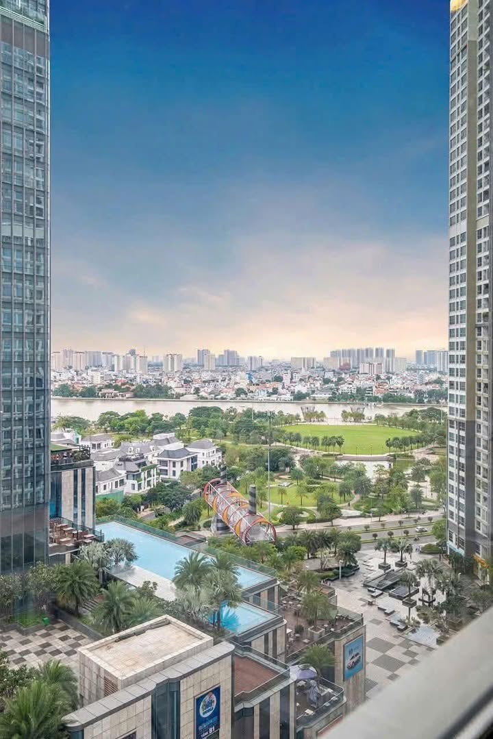 Căn hộ Vinhomes Central Park Bình Thạnh 54m² giá 8.8 tỷ - Full nội thất, sẵn sàng vào ở!