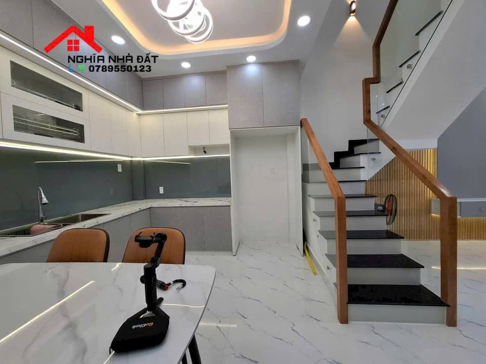 Nhà phố mới xây ở Nhà Bè 50m² giá 2.45 tỷ - Full nội thất cao cấp, chỉ việc dọn vào ở!