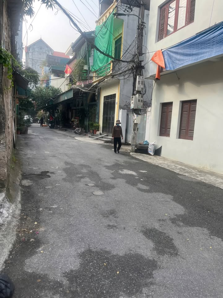 Nhà cấp 4 đường Nguyễn Văn Trỗi, Phường Hai Bà Trưng, 70m² giá 3 tỷ - Đường ô tô tránh nhau!