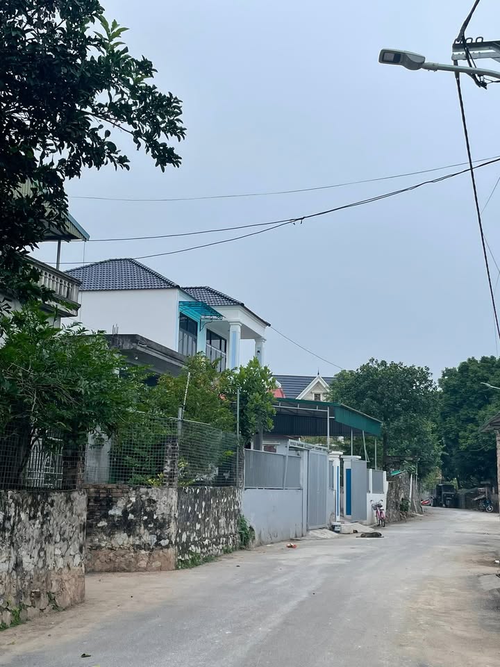 Đất nền Lam Hạ 60m² giá 2.3 tỷ - Đường ô tô tránh nhau, vị trí đẹp!