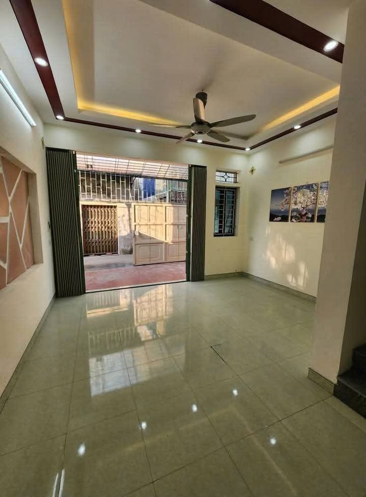 Nhà thuê 3 tầng đường Yên Lãng, quận Đống Đa - Chỉ 8 triệu/tháng!