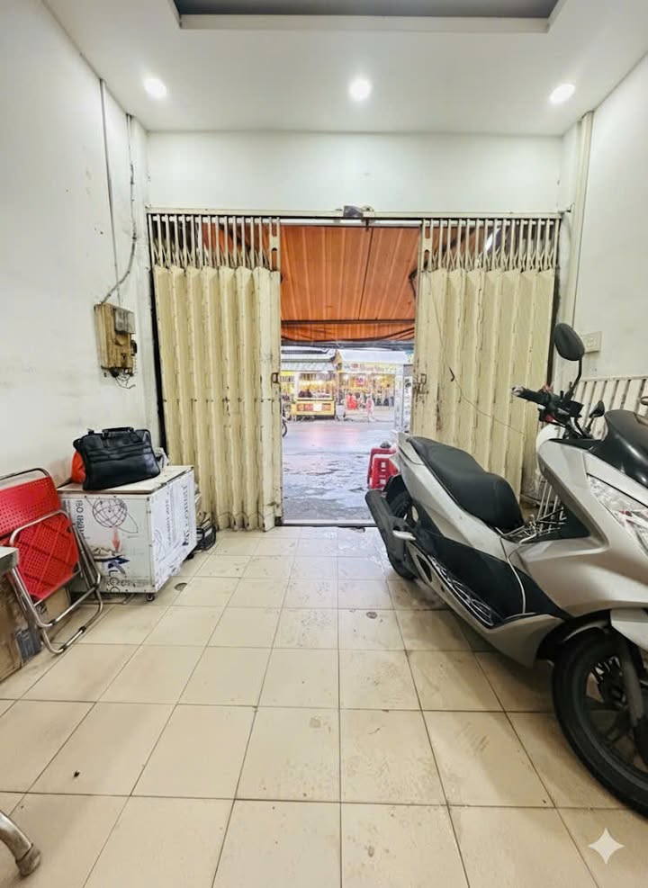 Mặt tiền Lạc Long Quân, Quận 11, 80m² - Cơ hội đầu tư không thể bỏ lỡ!