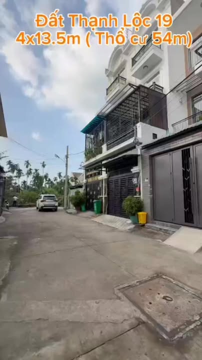 Đất thổ cư Thạnh Lộc 54m² giá 4.35 tỷ - Đường 8m ô tô ra vào thoải mái!