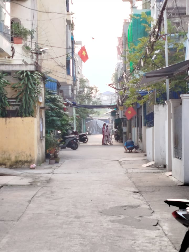 Nhà Hạ Long 49m² giá 1.999 tỷ - Ngõ thông ô tô tránh, tiện lợi!