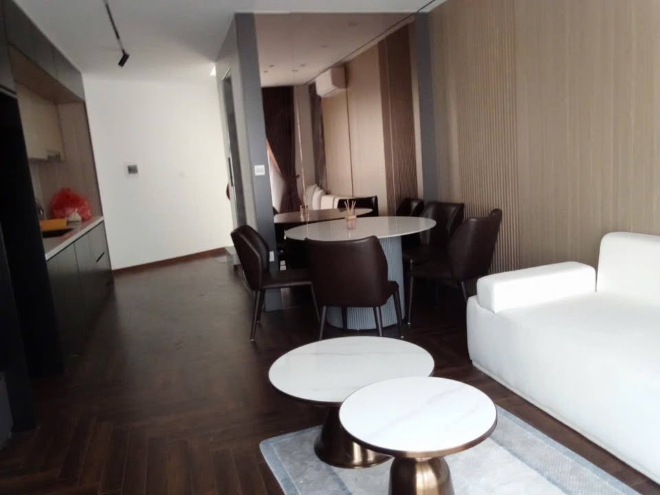 Nhà nguyên căn cho thuê tại Ngõ 158 Nguyễn Sơn, Long Biên 43m² giá 16 triệu - Full nội thất, có thang máy!