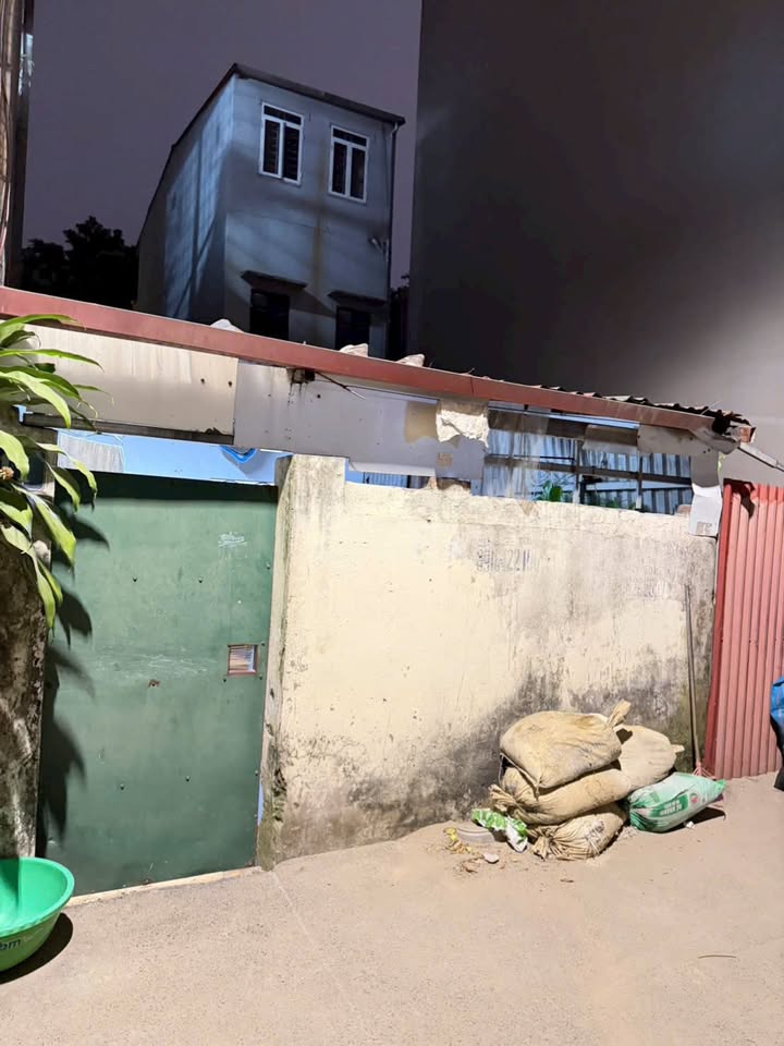 Đất phân lô đẹp Thượng Thanh 40m² giá 8 tỷ - Tặng nhà cấp 4 cho thuê!