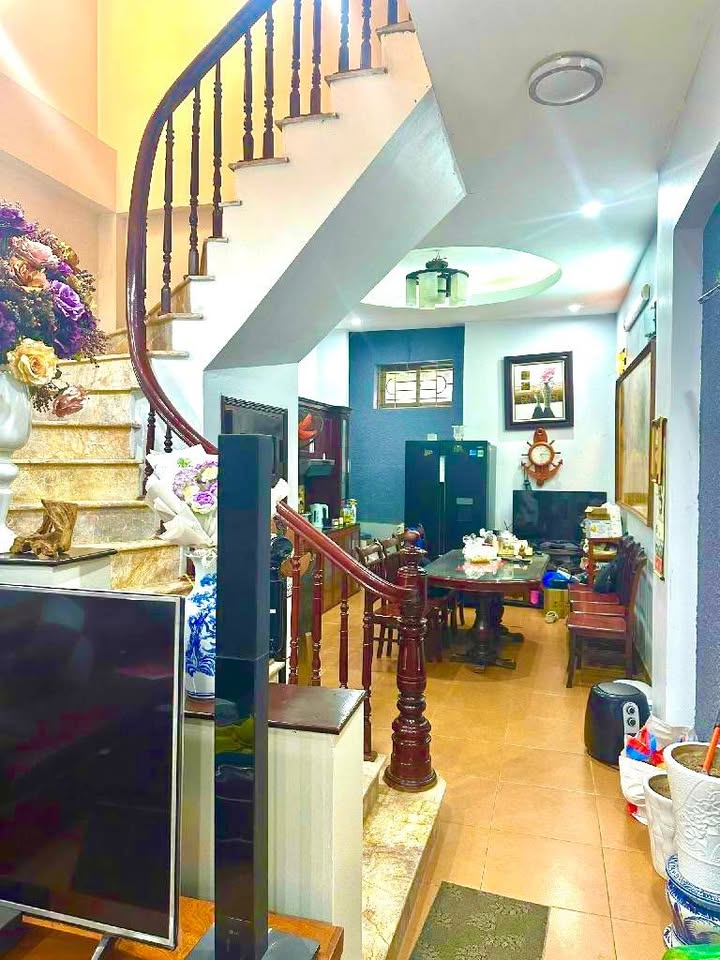 Nhà riêng Mộ Lao 40m² giá 1 tỷ - Ô tô vào tận cửa, sổ đỏ chính chủ!