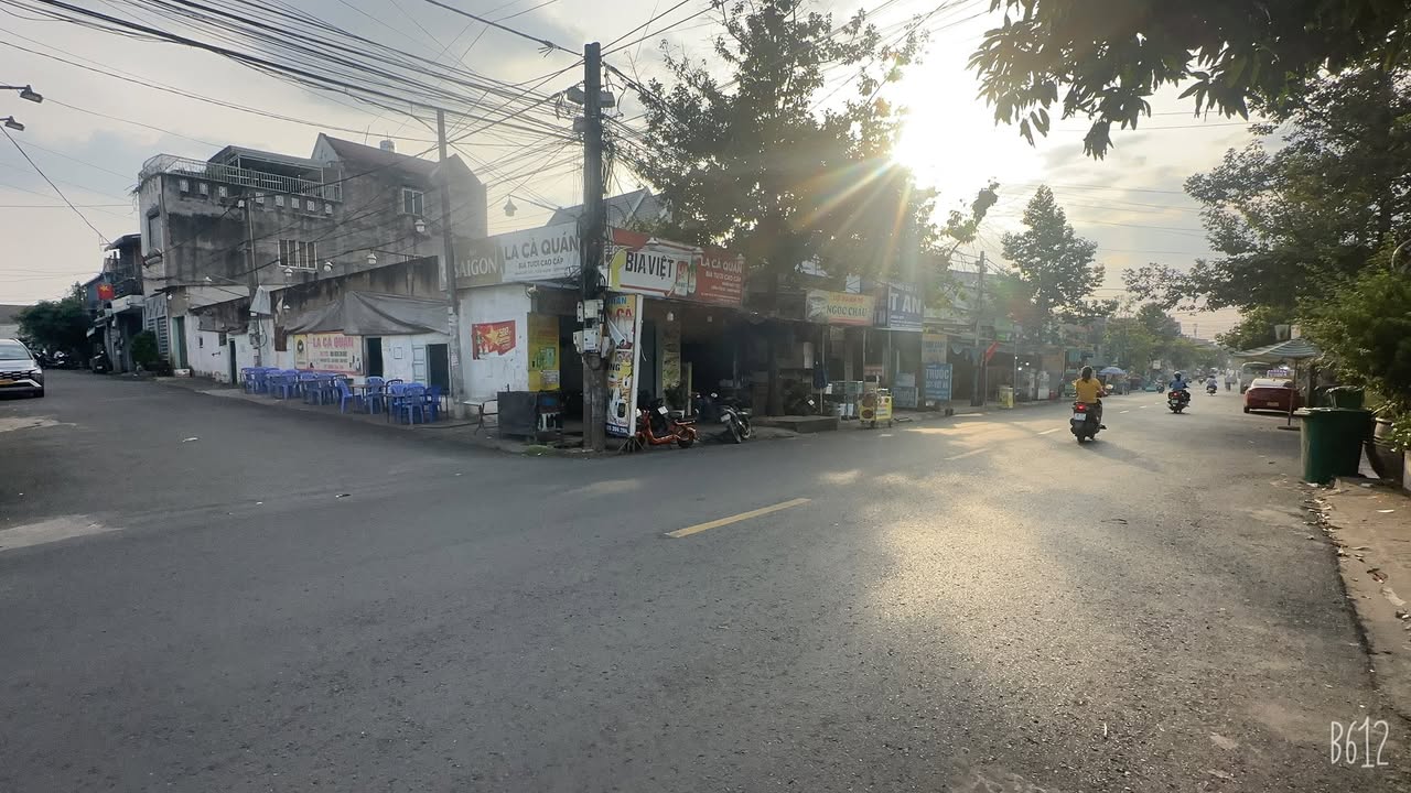 Đất góc 2 mặt tiền đường Huỳnh Dân Sanh 305m² giá 18.5 tỷ - Kinh doanh tuyệt vời!