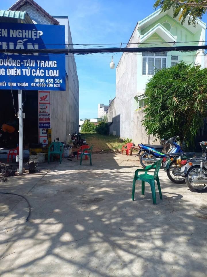 Đất thổ cư 150m² mặt tiền Nguyễn Hội, Phan Thiết - Giá chỉ 5.25 tỷ, cơ hội đầu tư tốt!