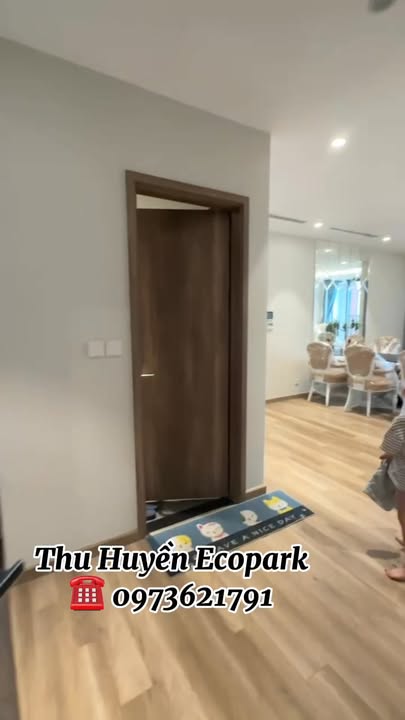 Căn hộ Landmark 3PN, đường Công viên Hồ Thiên Nga - Full nội thất, view hồ đẹp!