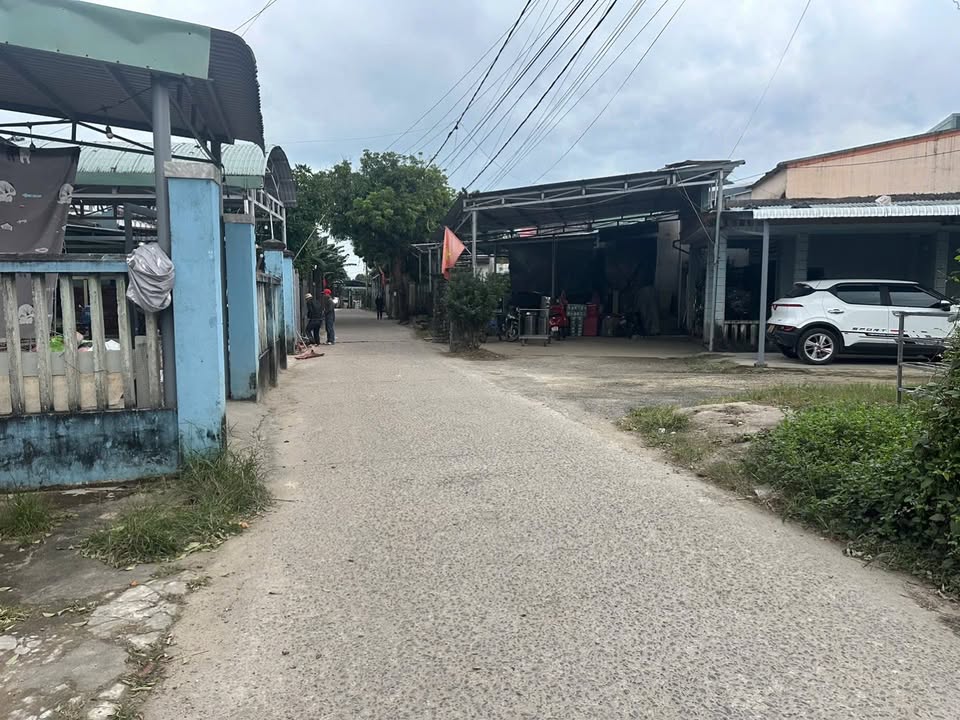 Đất nền Hòa Khánh 121m² giá 1.8 tỷ - Gần khu công nghiệp tiện ích đầy đủ!