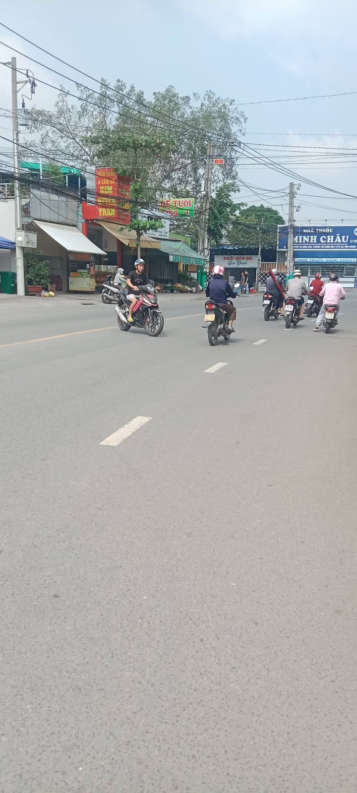 Nhà mặt phố kinh doanh đường Nguyễn Thị Minh Khai Dĩ An 270m² giá 10 tỷ - Đầu tư sinh lời ngay!