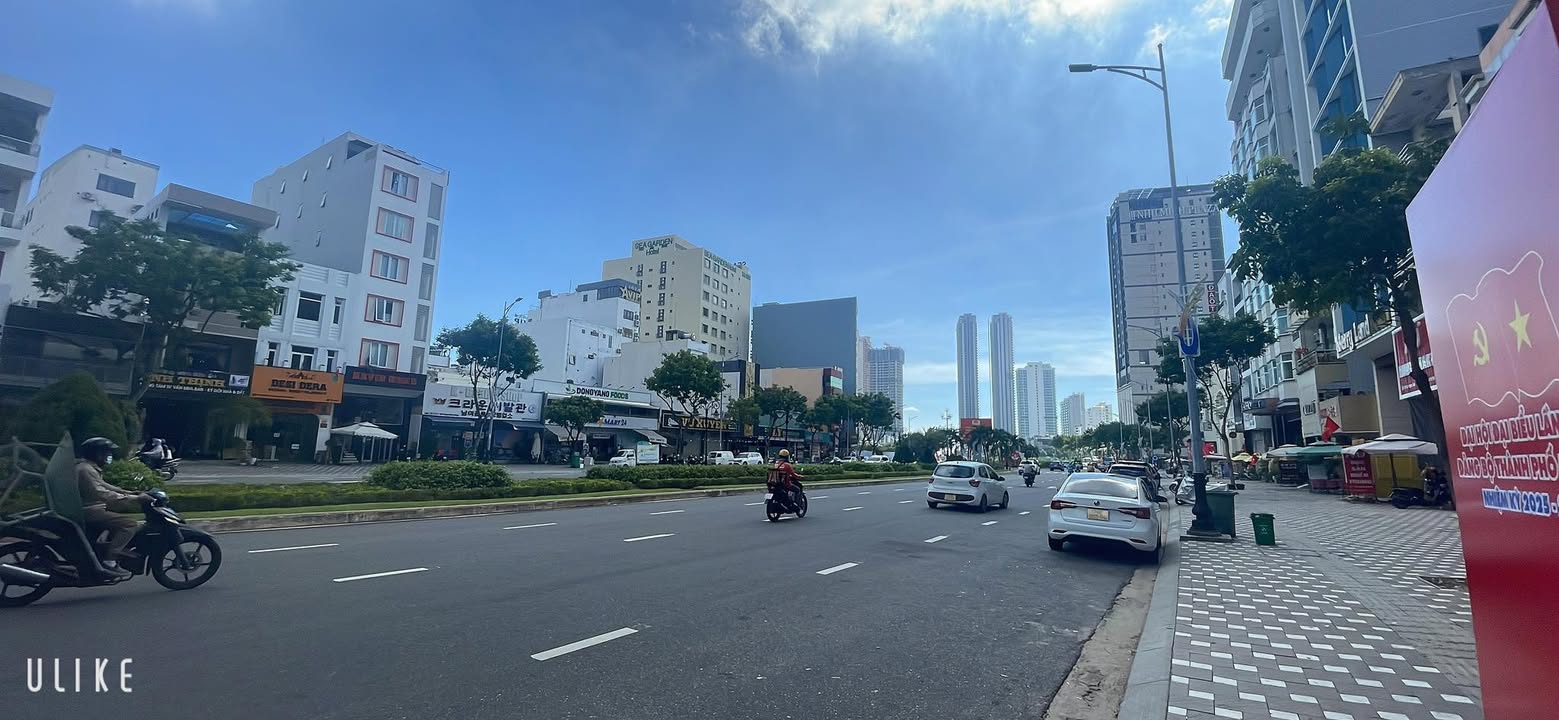 Nhà 3 Tầng Mặt Tiền Phạm Văn Đồng Đà Nẵng 125m² giá 35 tỷ - Vị trí đắc địa trung tâm du lịch!