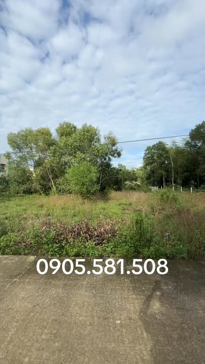 Đất nền Phường Quảng Phú 222m² giá 1.1 tỷ - Mặt tiền đường bê tông thuận lợi!