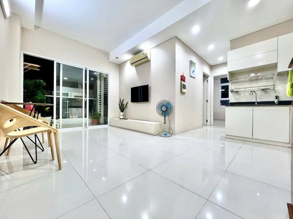 Căn hộ CC Hoa Sen quận 11 64m² giá 3.99 tỷ - Full nội thất, tiện ích phong phú!