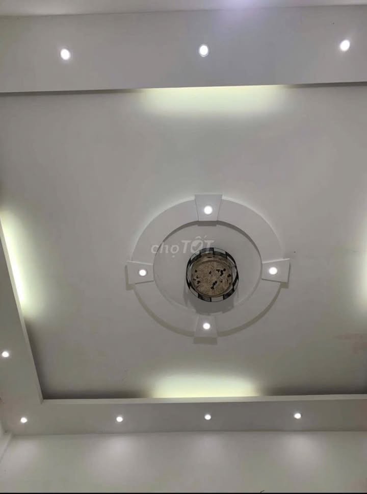 Nhà cấp 4 gác lửng Trung Mỹ Tây 60m² giá 3.3 tỷ - Sẵn sàng vào ở ngay!