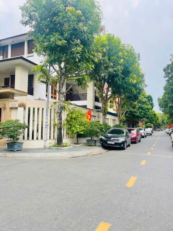 Lô đất 125m² mặt đường Yên Vinh, Hưng Phúc - Giá 10 tỷ, vị trí đắc địa!