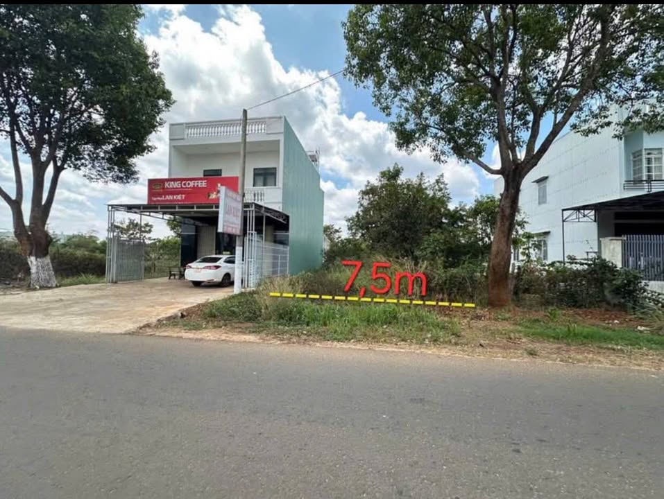 Đất mặt tiền Trần Văn Bình, Pleiku 7.5m² chỉ 360 triệu - Cơ hội đầu tư tốt!