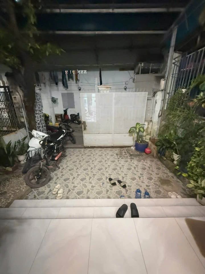 Nhà 1 trệt 1 lầu phường An Bình 100m² giá 3.4 tỷ - Đường xe hơi tận nhà!