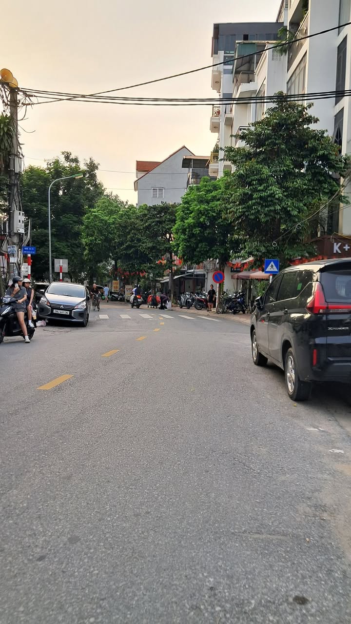 Đất nền Việt Hưng Long Biên 52.8m² giá 5.6 tỷ - Ô tô vào tận nơi!