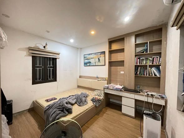 Nhà riêng Ngọc Thụy 33m² giá 7.2 tỷ - Mặt tiền rộng, gần ô tô!