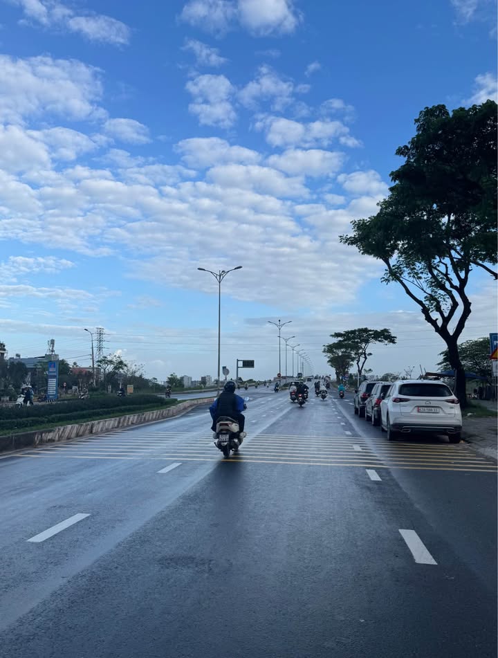 Nhà 3 tầng lô góc 75m² tại Hải Châu - Giá 7.5 tỷ, thương lượng nhẹ!