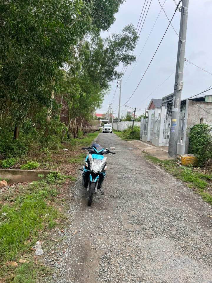 Đất nền đường Võ Văn Kiệt 342m² giá 1.1 tỷ - Sổ hồng chính chủ, xây tường bao sẵn!