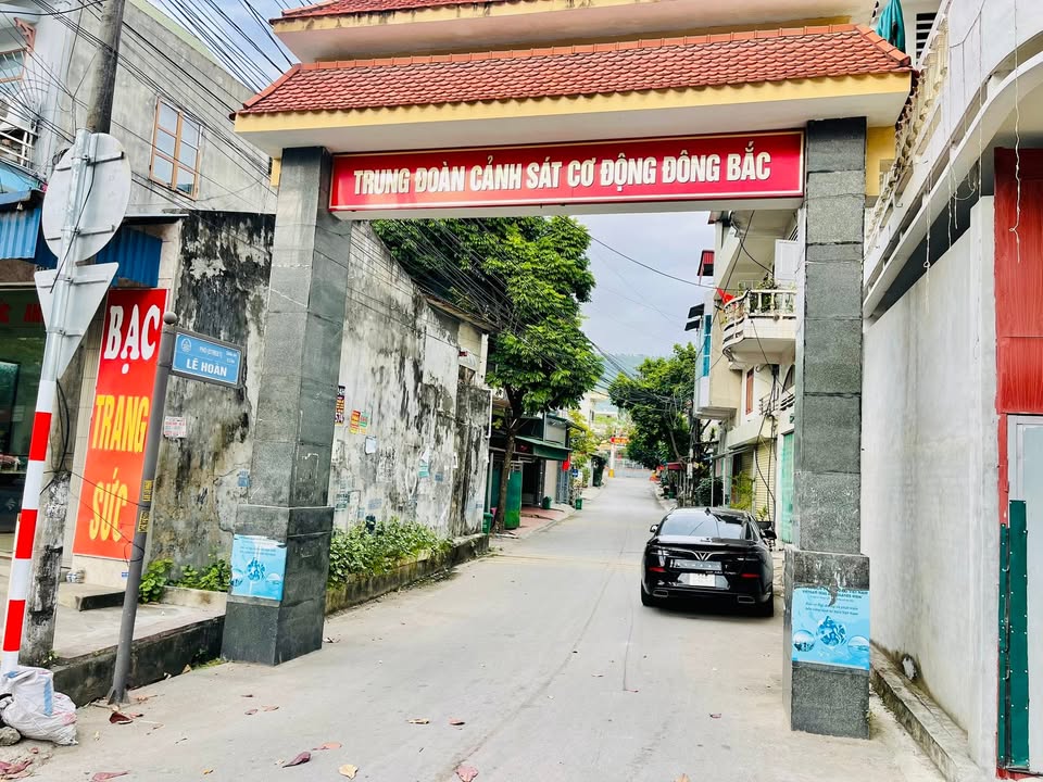 Đất nền phố Lê Hoàn, Uông Bí 94.1m² chỉ 800 triệu - Sở hữu ngay tổ ấm mơ ước!