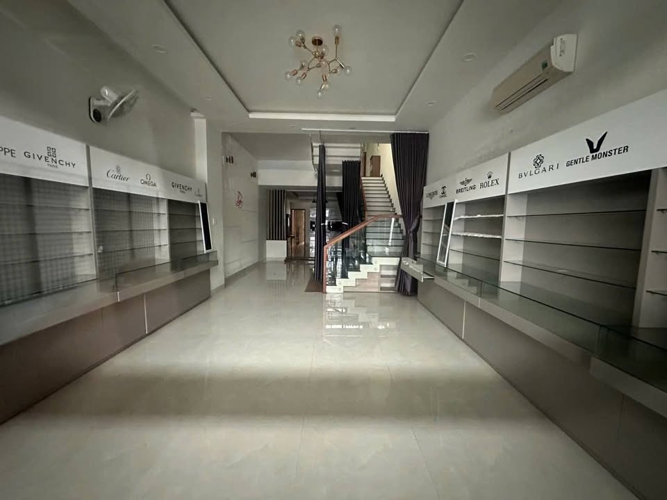 Nhà cho thuê hiện đại tại Phạm Văn Đồng, Đà Nẵng - Giá 45 triệu/tháng!