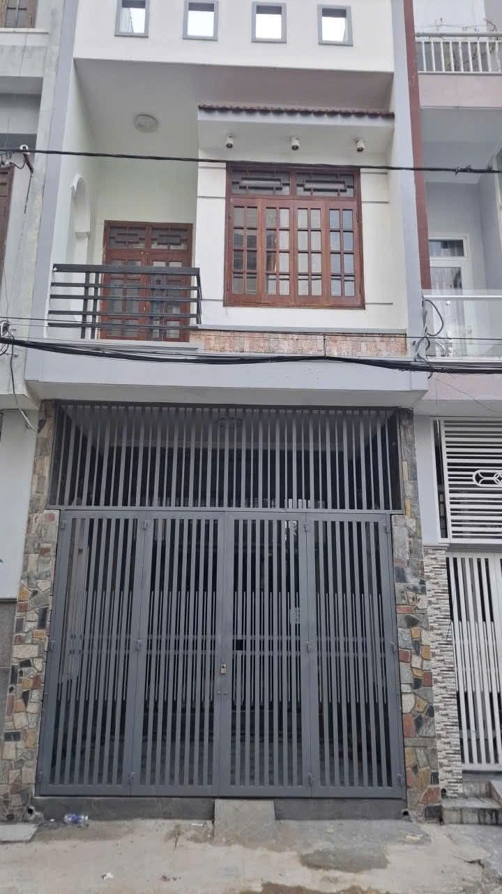 Nhà phố Ngô Đức Đệ Quy Nhơn 68m² giá 5.9 tỷ - Cách biển chỉ 300m!