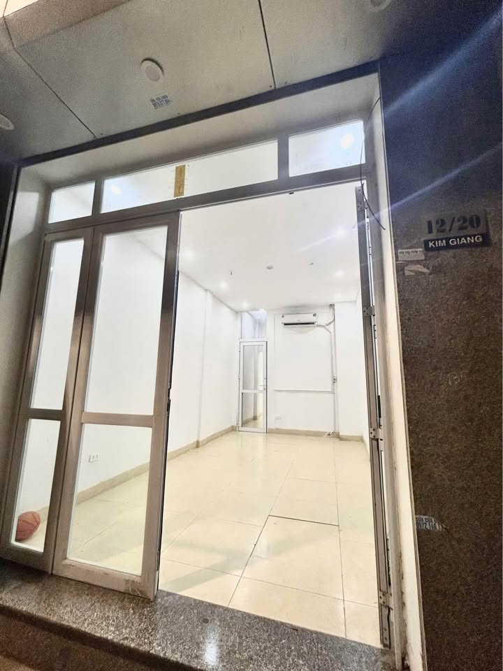 Cho thuê mặt bằng kinh doanh tại Kim Giang, Thanh Xuân 50m² - Vị trí đắc địa cho mọi loại hình kinh doanh!