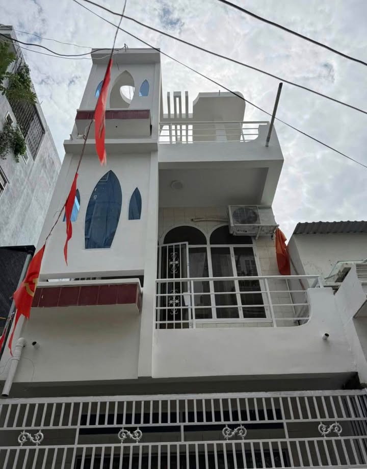 Nhà 3 tầng hẻm ô tô Đường Dã Tượng Nha Trang 50m² giá 6 tỷ - Đối diện cổng Học viện Hải Quân!