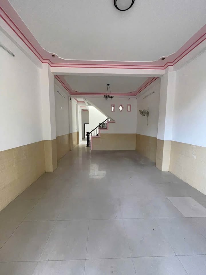 Nhà nguyên căn cho thuê đường Hoàng Diệu Nha Trang 100m² - Vị trí kinh doanh lý tưởng!