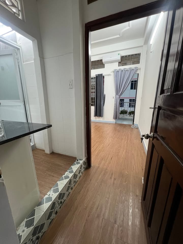 Phòng cho thuê tại 135 Nguyễn Thái Bình, Tân Bình - Nội thất cơ bản, giá thỏa thuận!