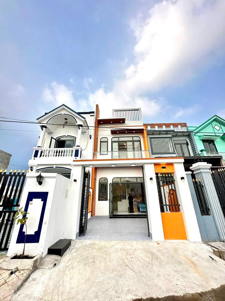 Nhà Hoàn Công Mặt Tiền Kinh Doanh Cần Giuộc - Long An 80m² giá 2.39 tỷ - Đầu tư sinh lời ngay!