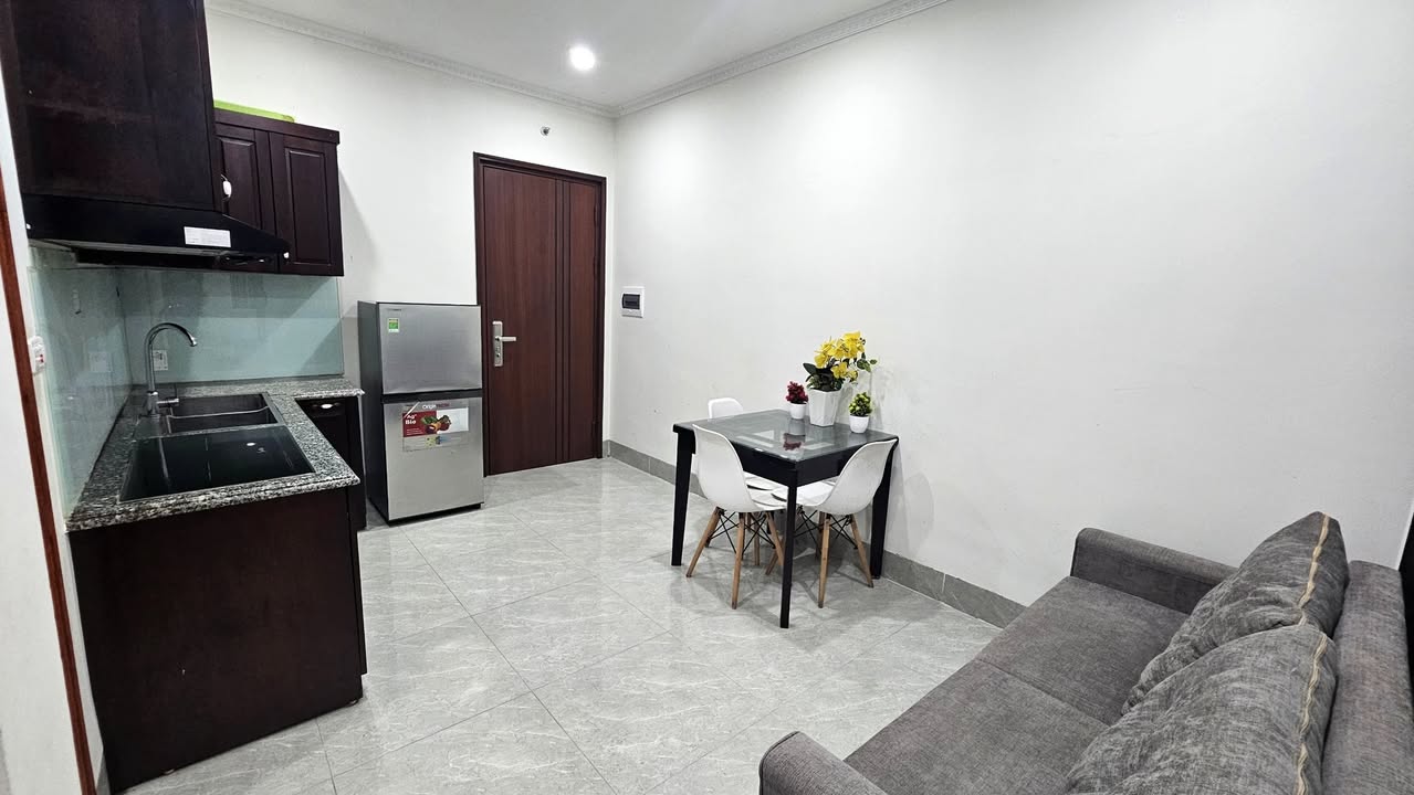 Nhà nhỏ cho thuê 26 Hoàng Quốc Việt, 65m² - Đầy đủ nội thất, nuôi thú cưng thoải mái!