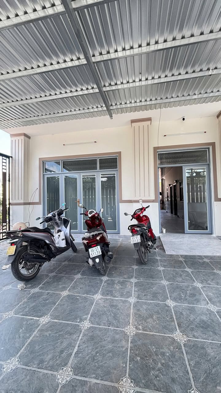 Nhà mặt tiền đường Phạm Văn Nhờ, Cái Răng - Cho thuê tầng trệt, giá thỏa thuận hấp dẫn!