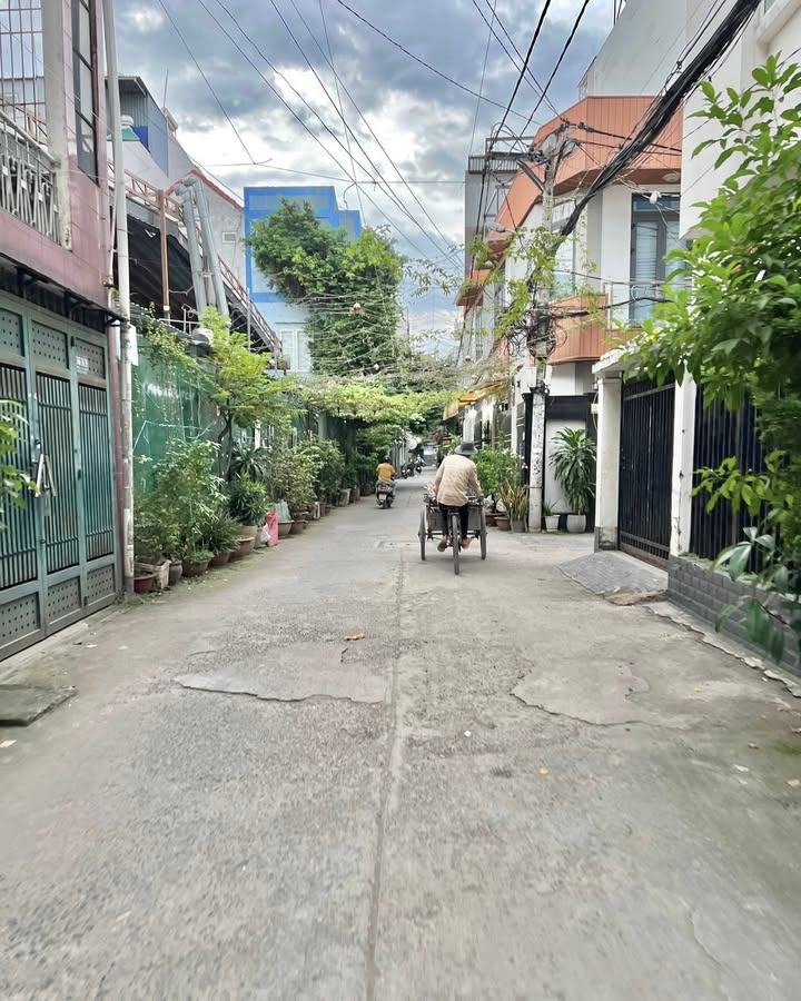 Nhà phố quận 3, 60m² giá 11 tỷ - Ô tô vào tận nhà, đối diện công viên!